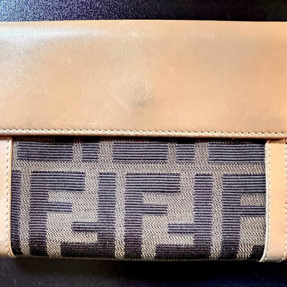 Small Vintage Zucca Fendi Wallet (Authentic) - Picture 2 of 12